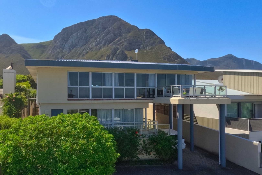 4 Bedroom Property for Sale in Voelklip Western Cape